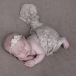 Newborn fotoshoot geposeerd 26 5 JANNEKE VAN DEN BERG FOTOGRAFIE OPLEIDING NEWBORN FOTOGRAFIE