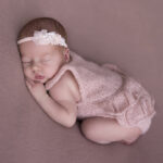 Newborn fotoshoot geposeerd 23 newborn fotoalbum janneke van den berg fotografie