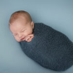 Newborn fotoshoot geposeerd 14 newborn foto's flevoland van pasgeboren baby