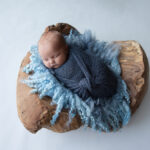 Newborn fotoshoot geposeerd 9 serie urk baby jelle klaas en gerda urk janneke van den berg fotografie