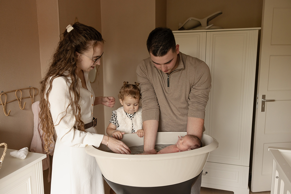 newbornshoot thuis, newbornshoot aan huis, newbornshoot thuis flevoland, janneke van den berg fotografie